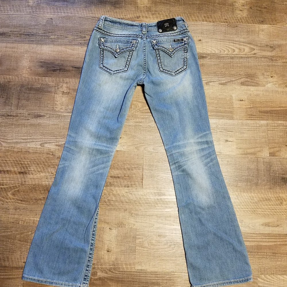 Miss Me Women's Size 29  BootcutJeans
